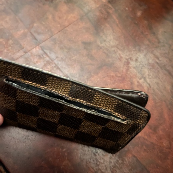 Louis Vuitton Key Ring/Card Holder - Picture 6 of 7